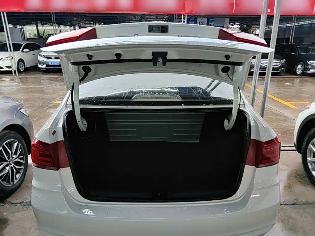 Volkswagen Santana — миниатюра 19
