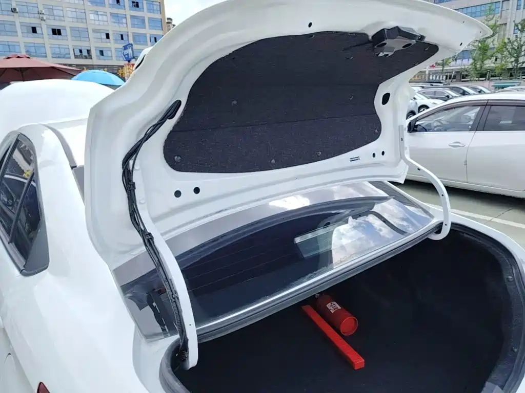 Toyota Yaris L — миниатюра 19