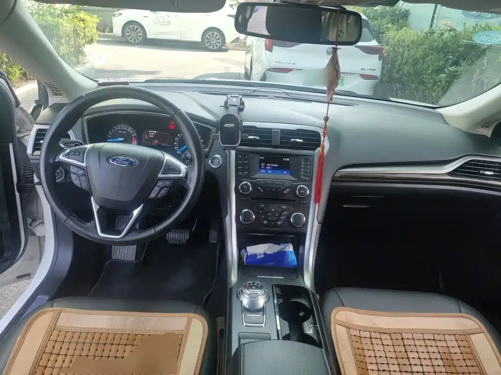 Ford Mondeo — миниатюра 6