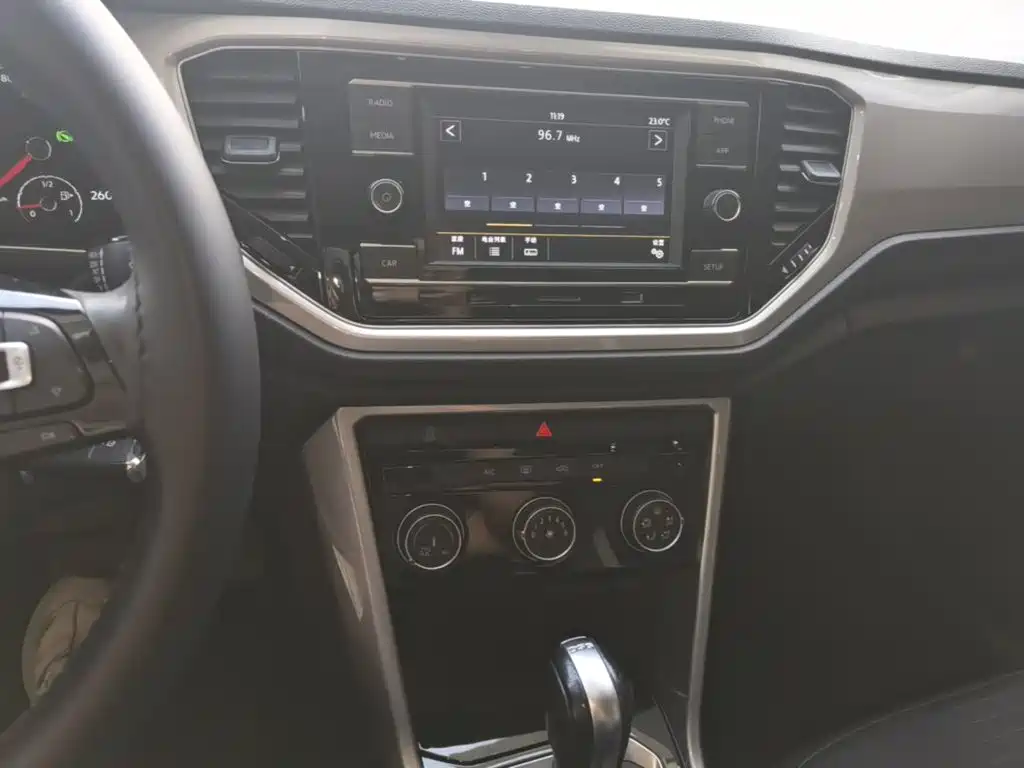 Volkswagen T-Roc — миниатюра 13