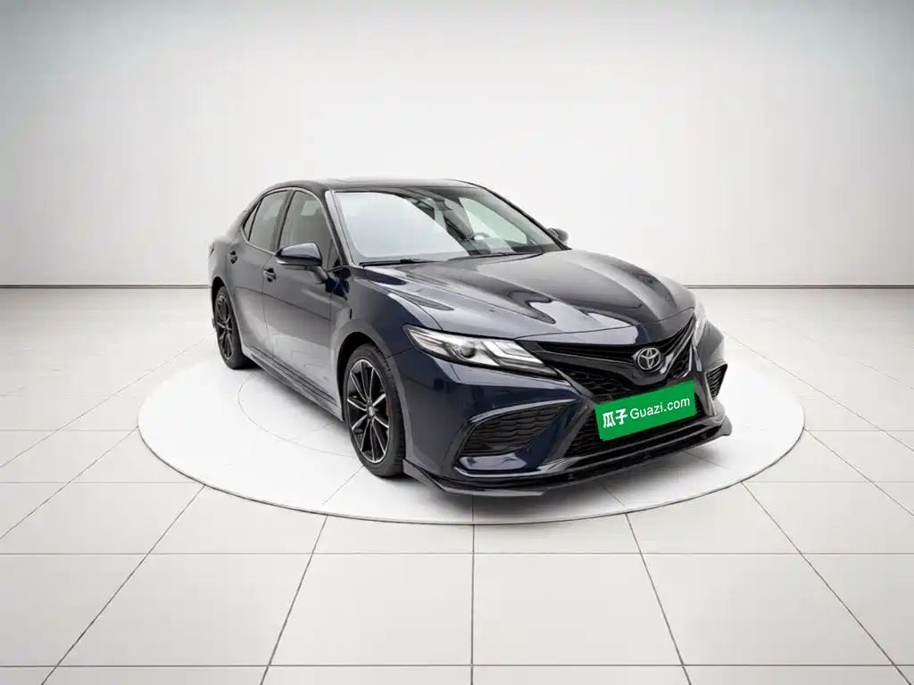 Toyota Camry — миниатюра 3