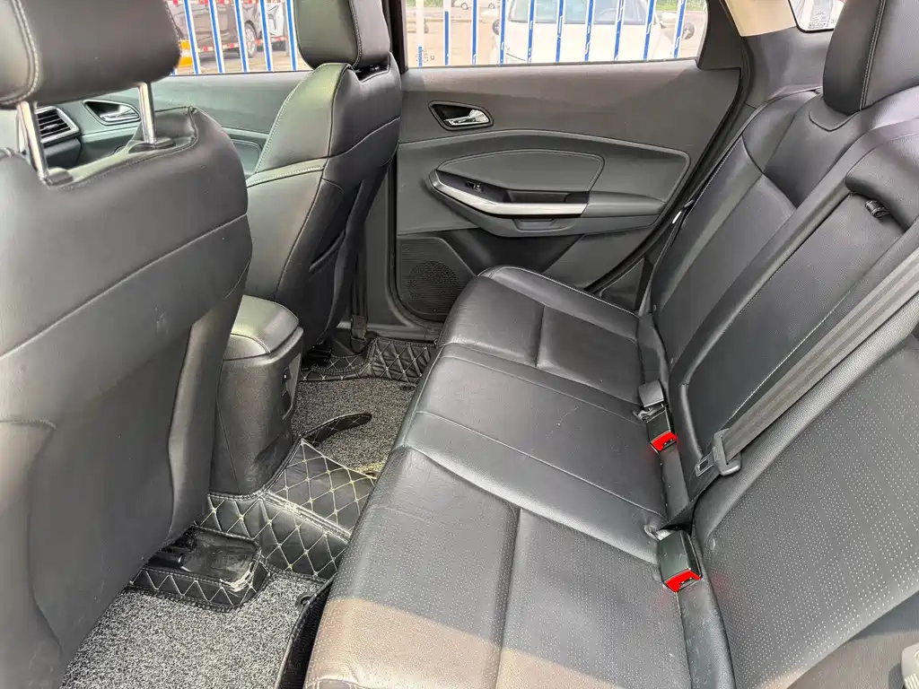 Ford Escort 2015 1.5L AT Fashion
