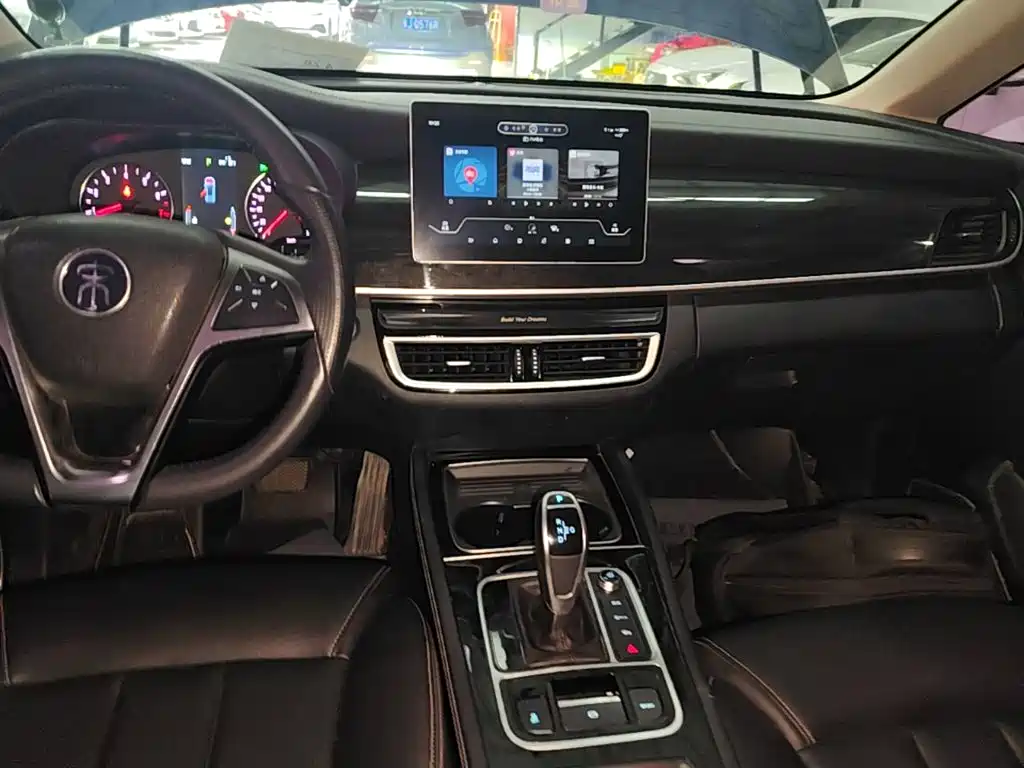 BYD MAX — миниатюра 13