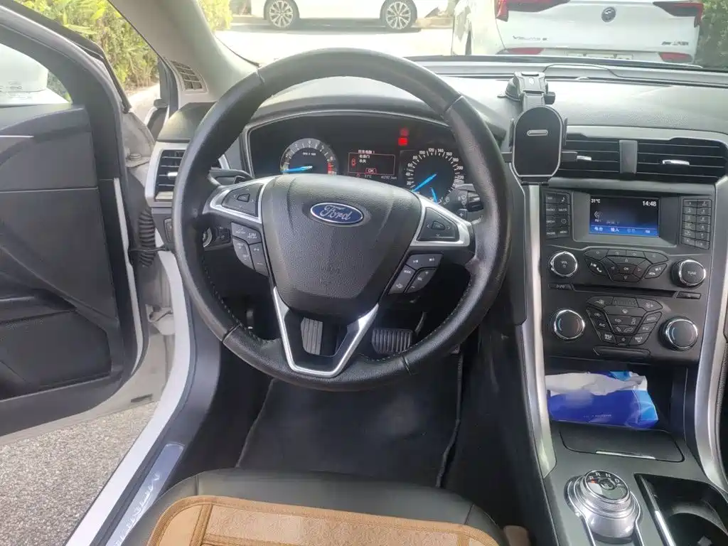 Ford Mondeo — миниатюра 7