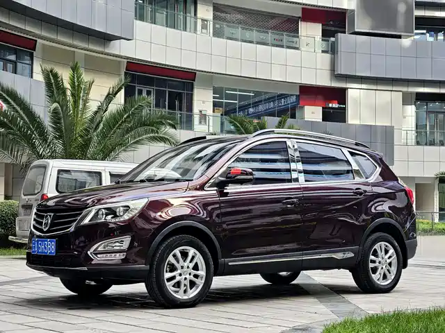 BAOJUN 560 2017