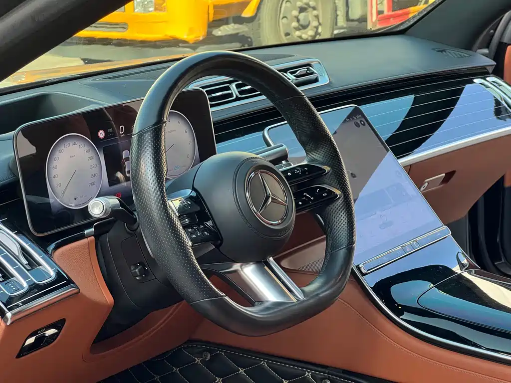 Mercedes-Benz S-Class — миниатюра 12
