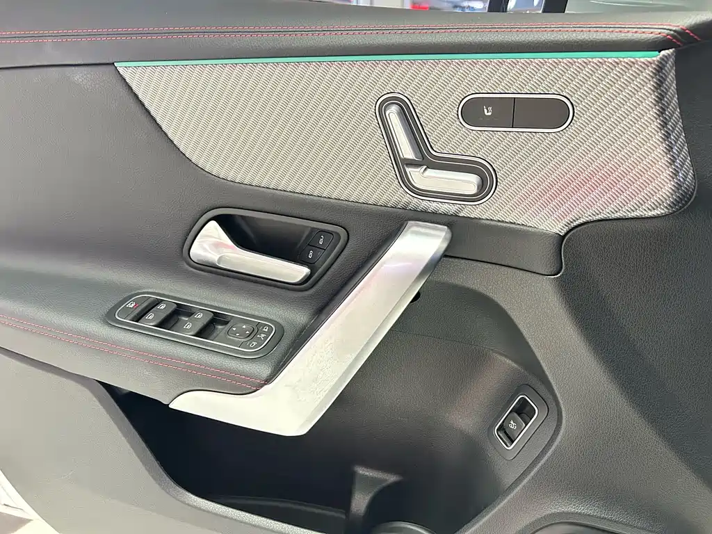 Mercedes-Benz A-Class — миниатюра 14