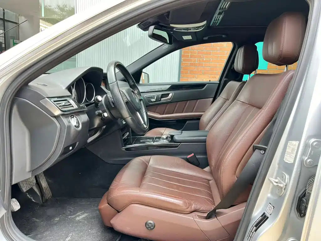 Mercedes-Benz E-Class — миниатюра 3
