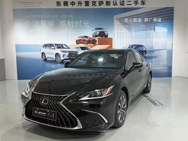 LEXUS ES 2024