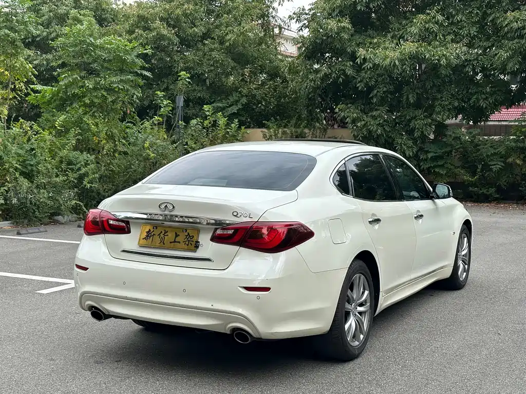 Infiniti Q70 — миниатюра 9
