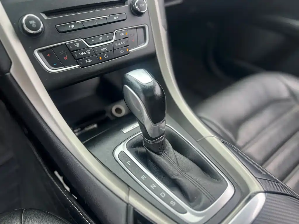 Ford Mondeo — миниатюра 19
