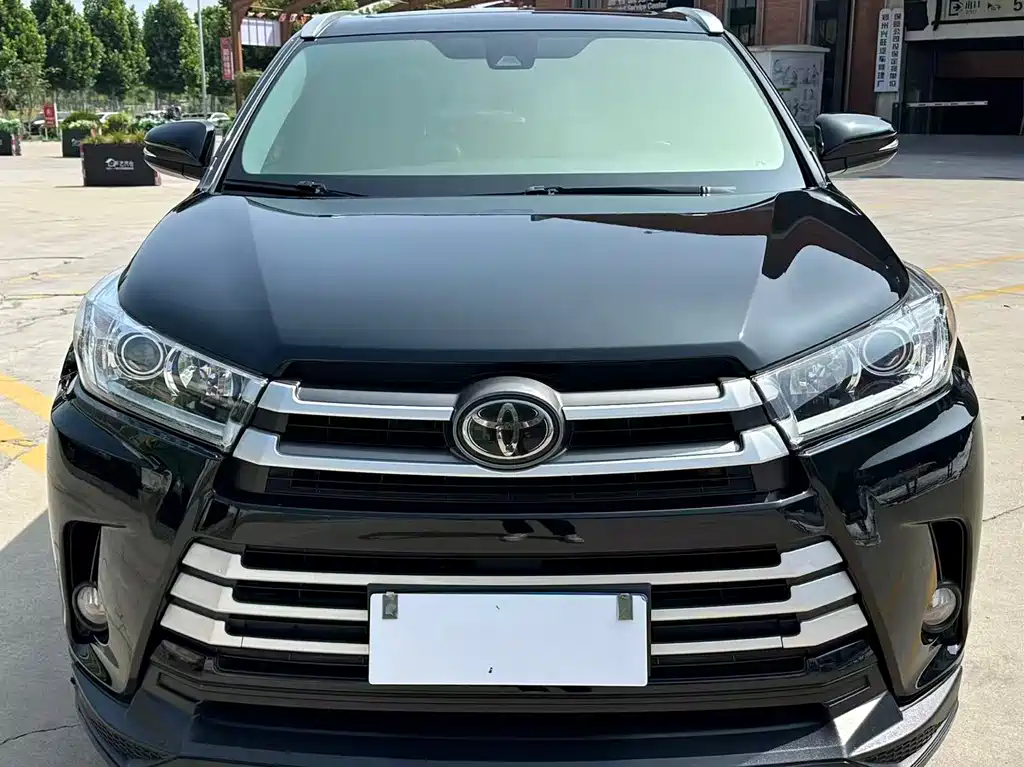 Toyota Highlander 2021 2.0T Luxury 7 мест