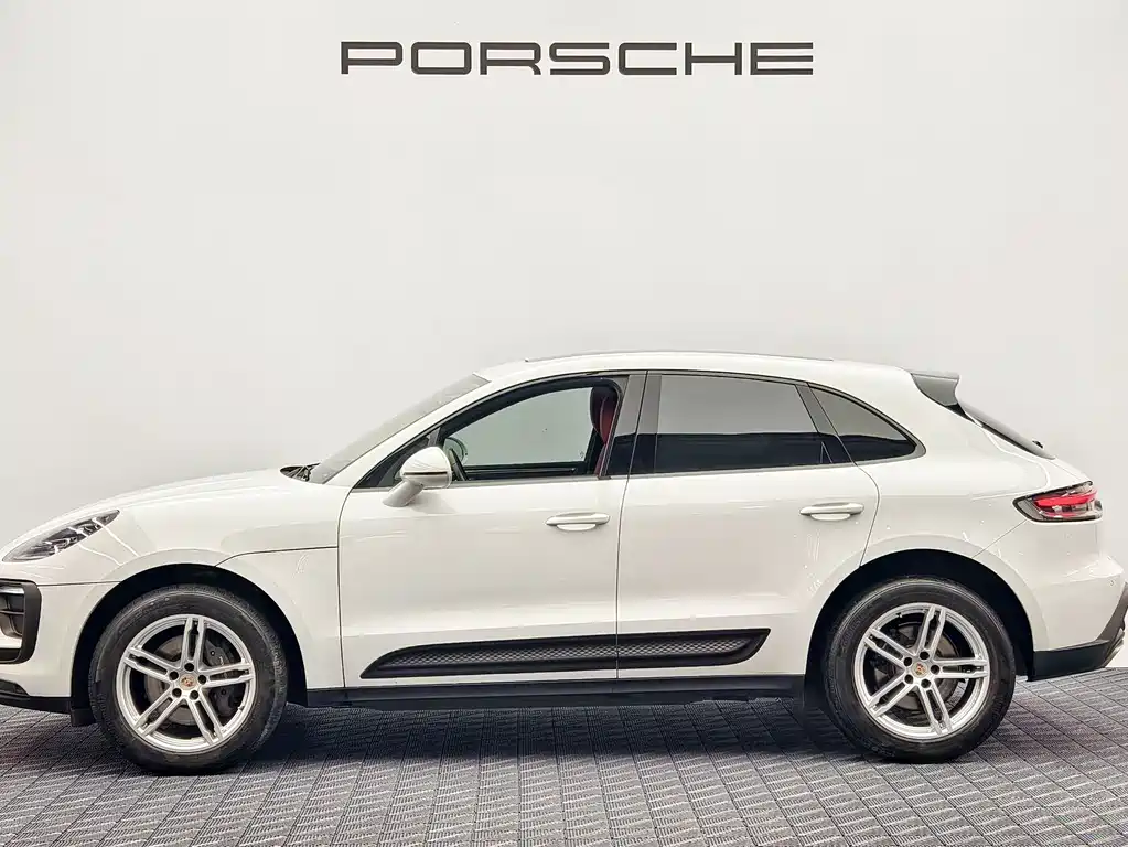 Porsche Macan — миниатюра 7