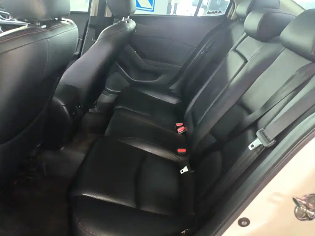 Mazda 3 Axela — миниатюра 17