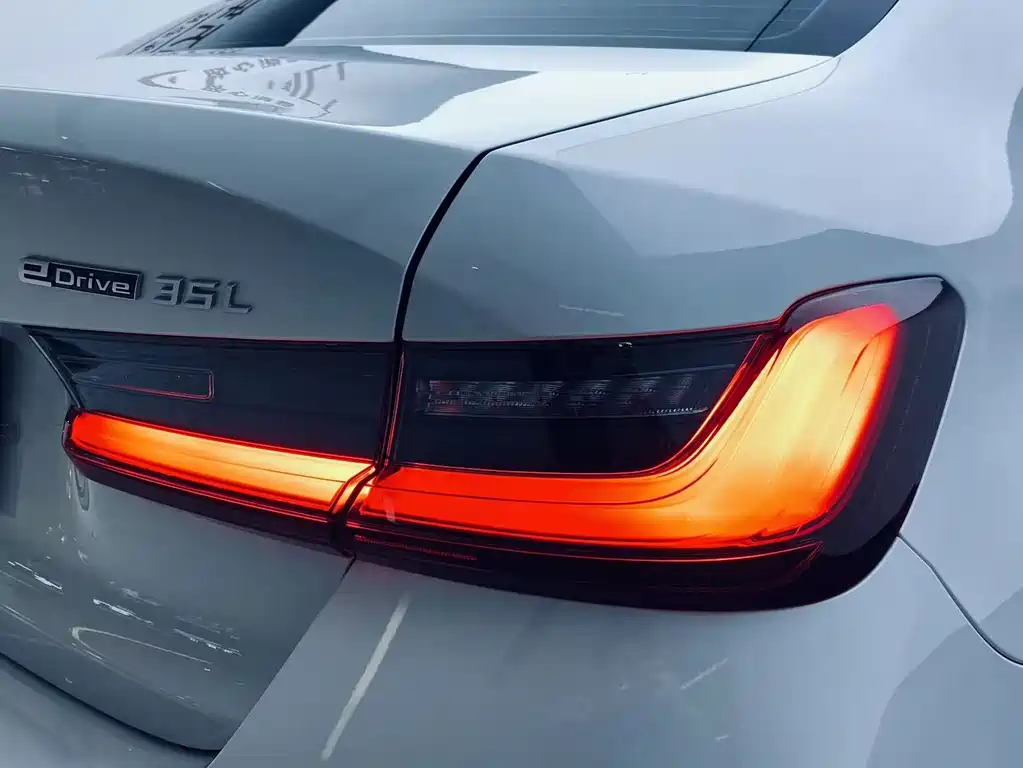 BMW i3 — миниатюра 10