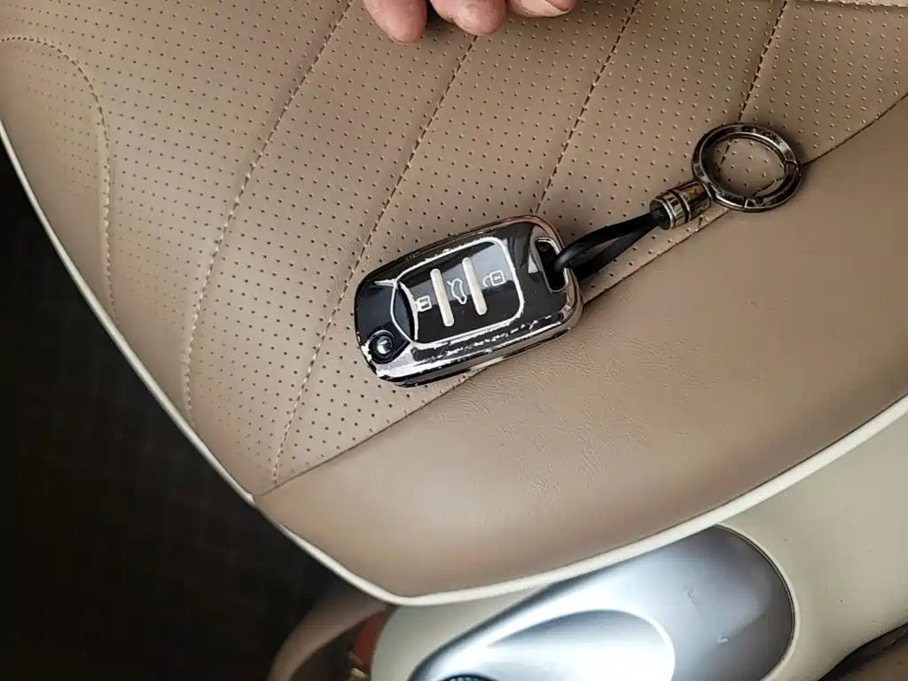 Wuling MINIEV — миниатюра 9