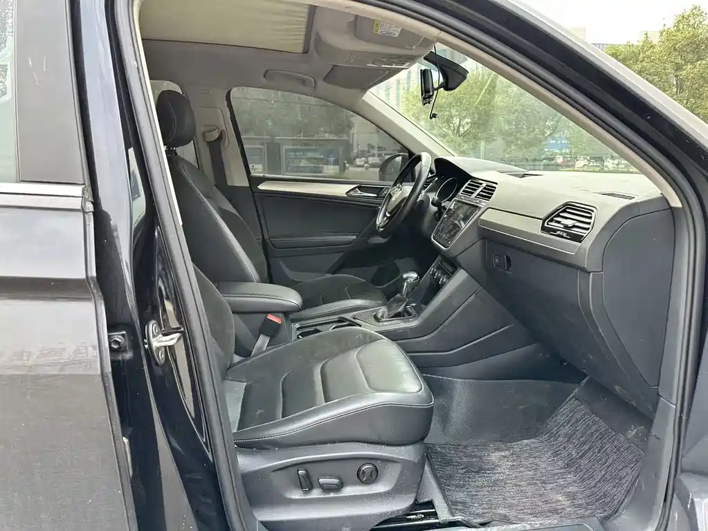 Volkswagen Tiguan L — миниатюра 12