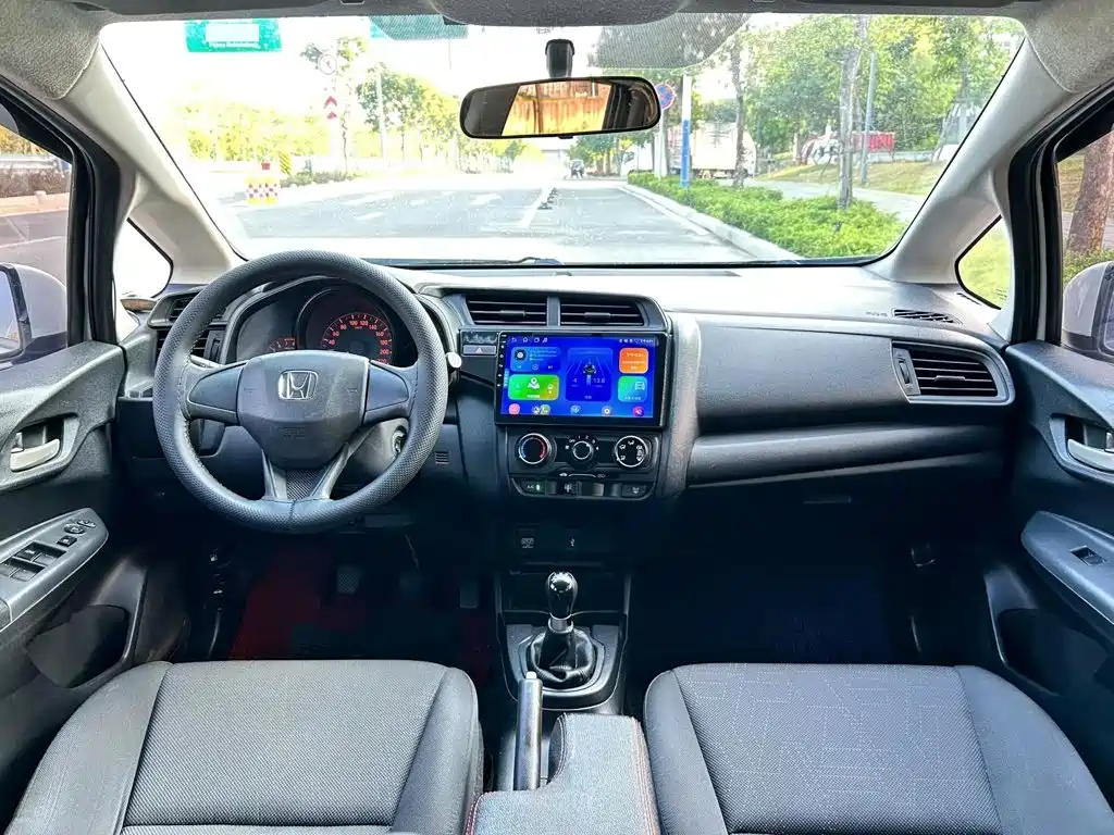 Honda Fit — миниатюра 6
