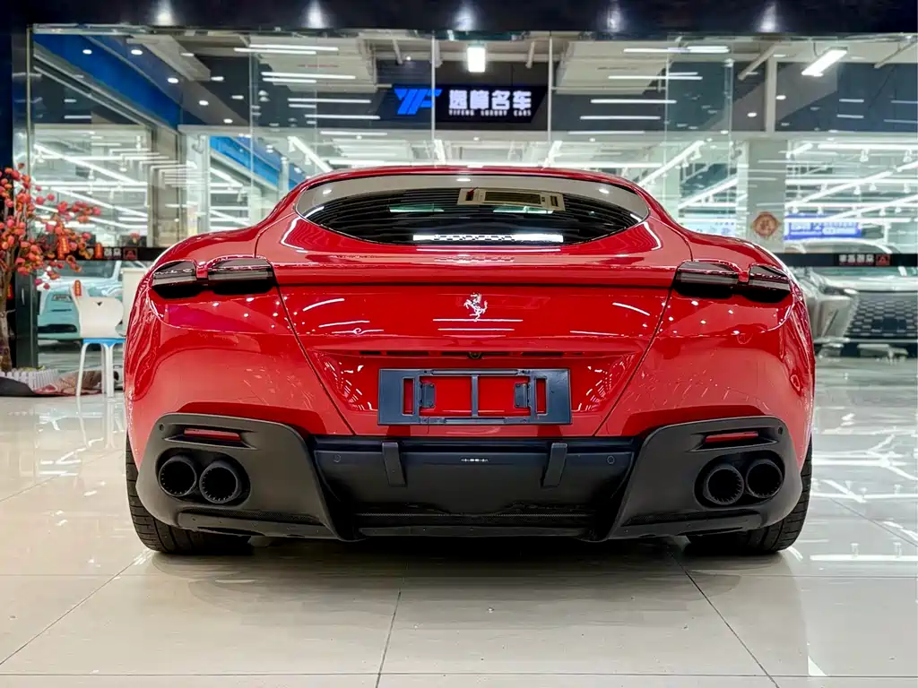FERRARI ROMA