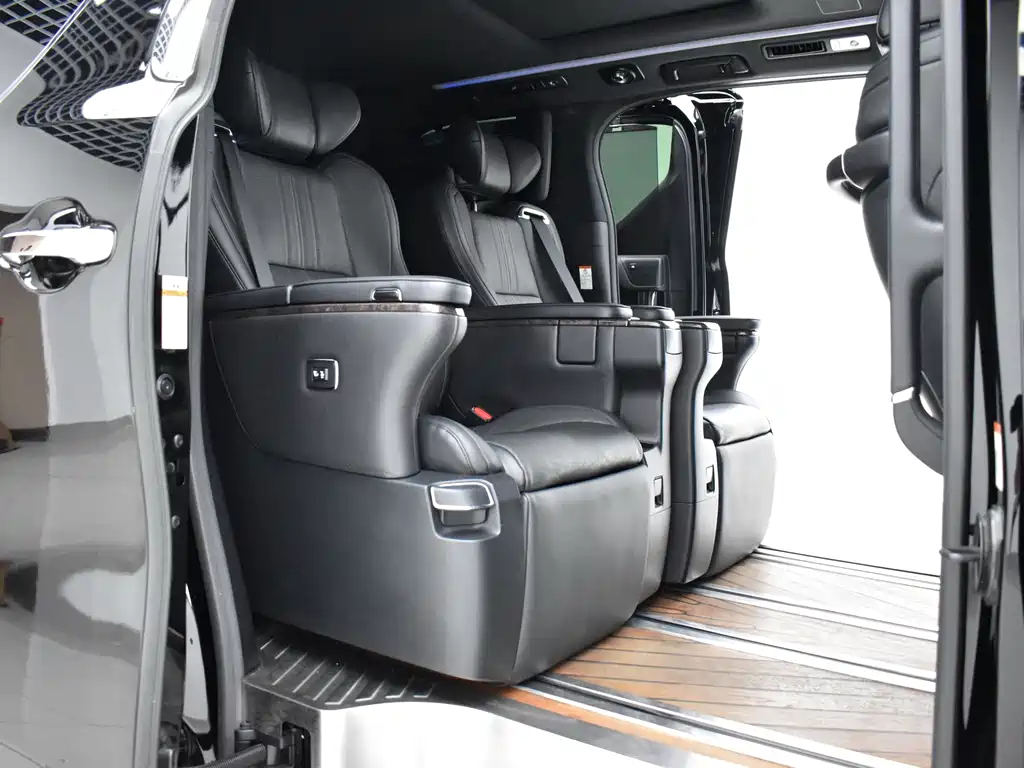 Toyota Vellfire — миниатюра 21