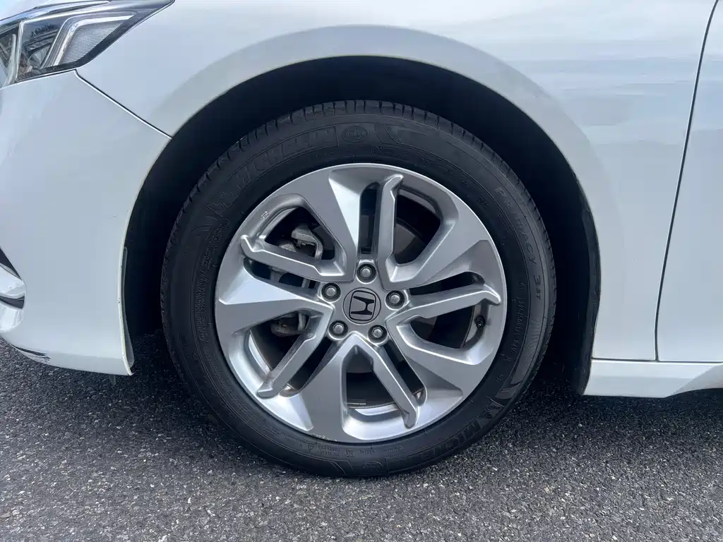 Honda Accord — миниатюра 9