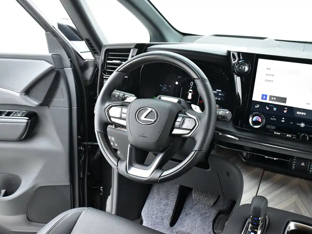 Lexus LM — миниатюра 8