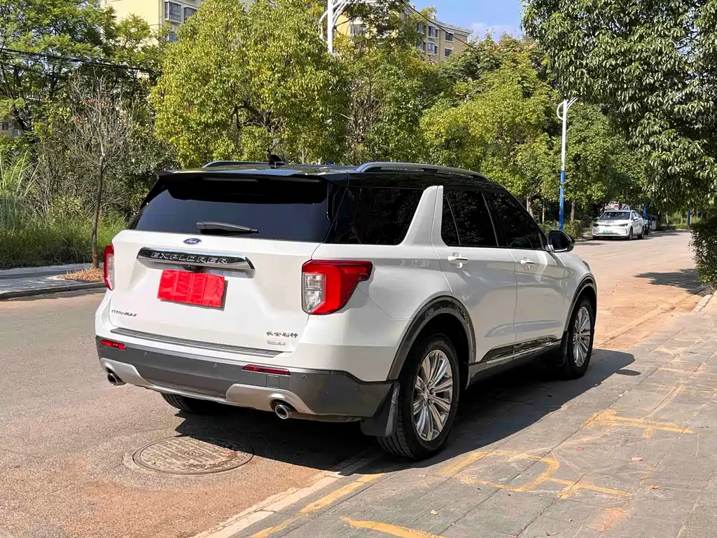 Ford Explorer — миниатюра 8