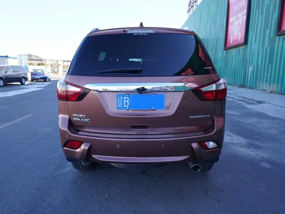 Isuzu MU-X — миниатюра 12