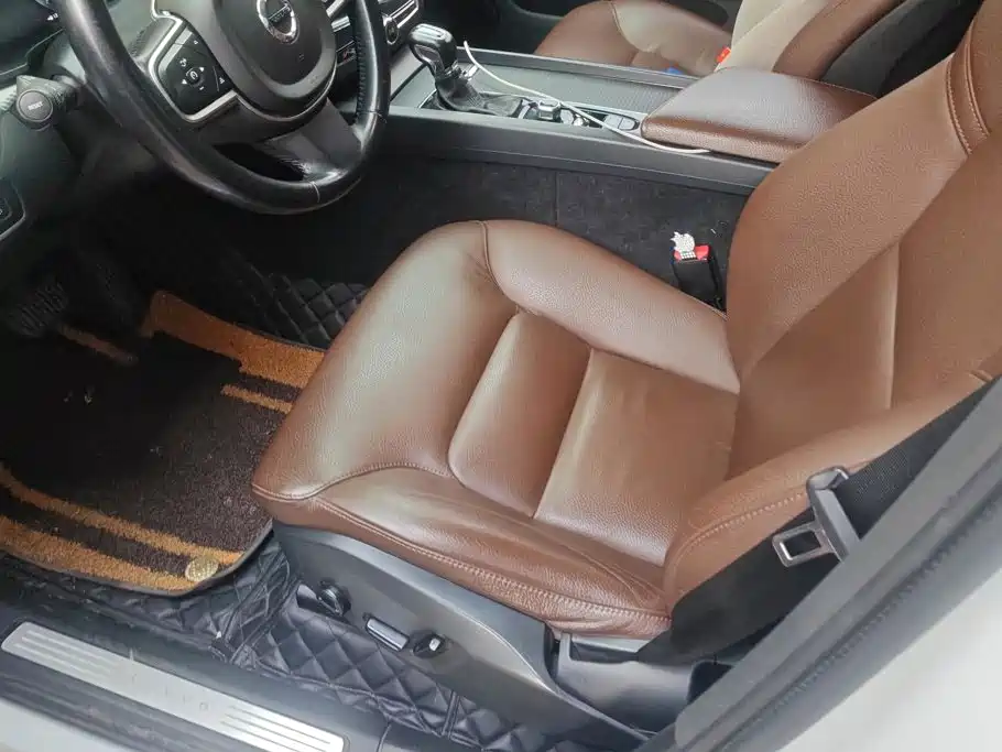 Volvo XC60 — миниатюра 9