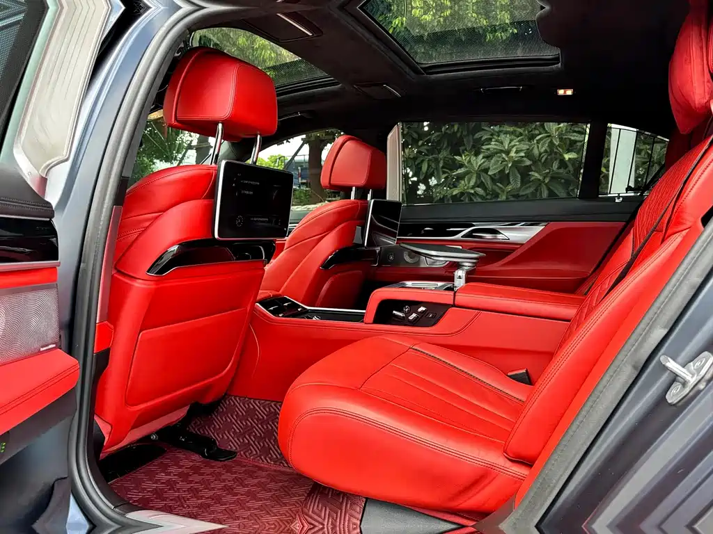BMW 7 Series — миниатюра 7