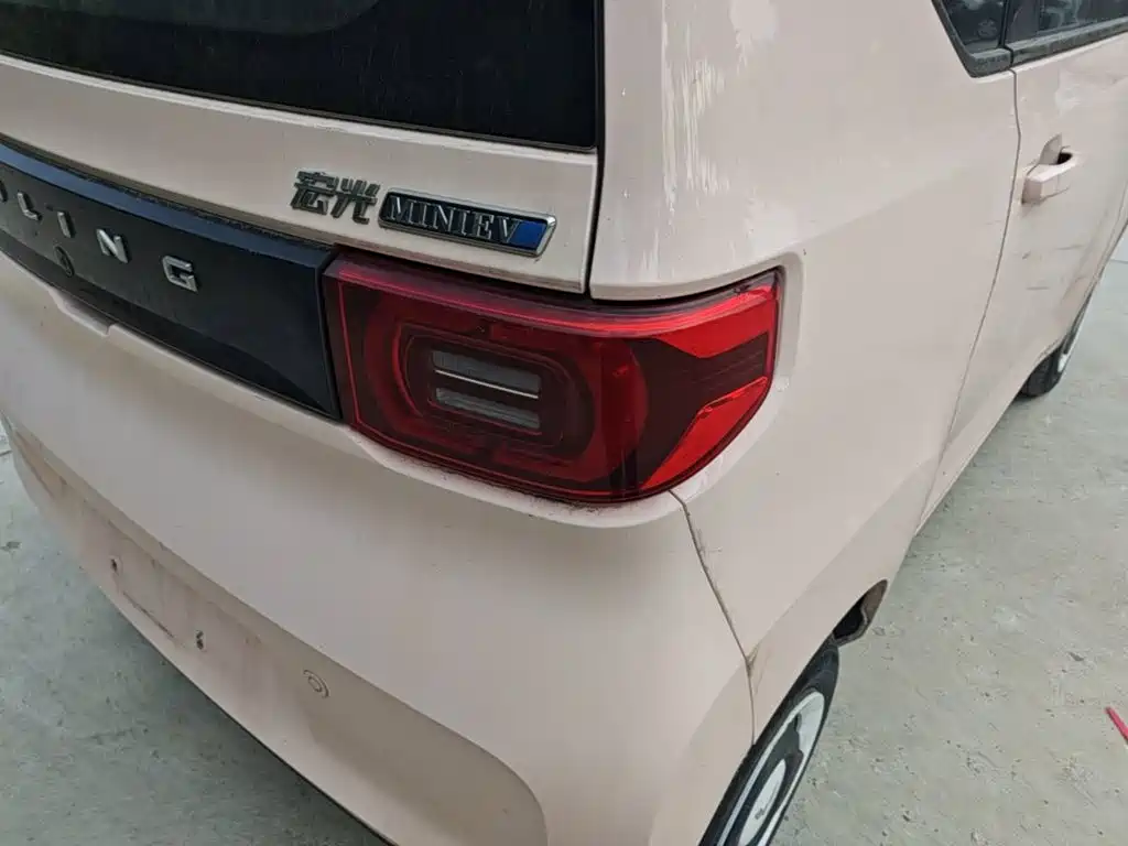 Wuling MINIEV — миниатюра 8