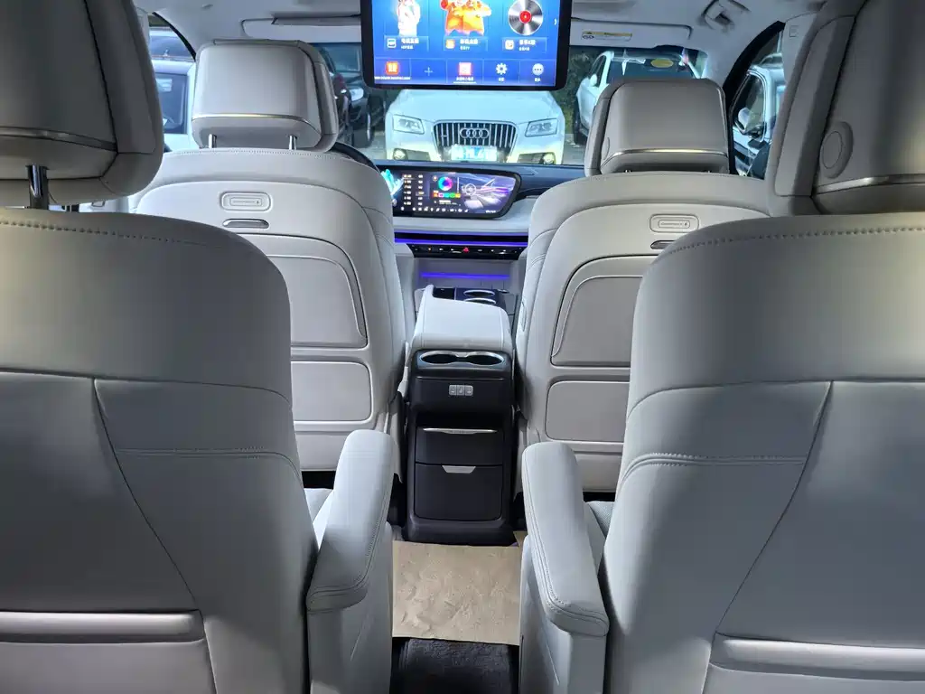 Buick GL8 Hybrid — миниатюра 8