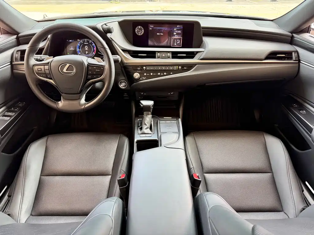 Lexus ES — миниатюра 8