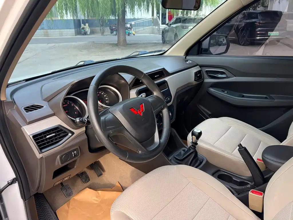Wuling Hongguang — миниатюра 17