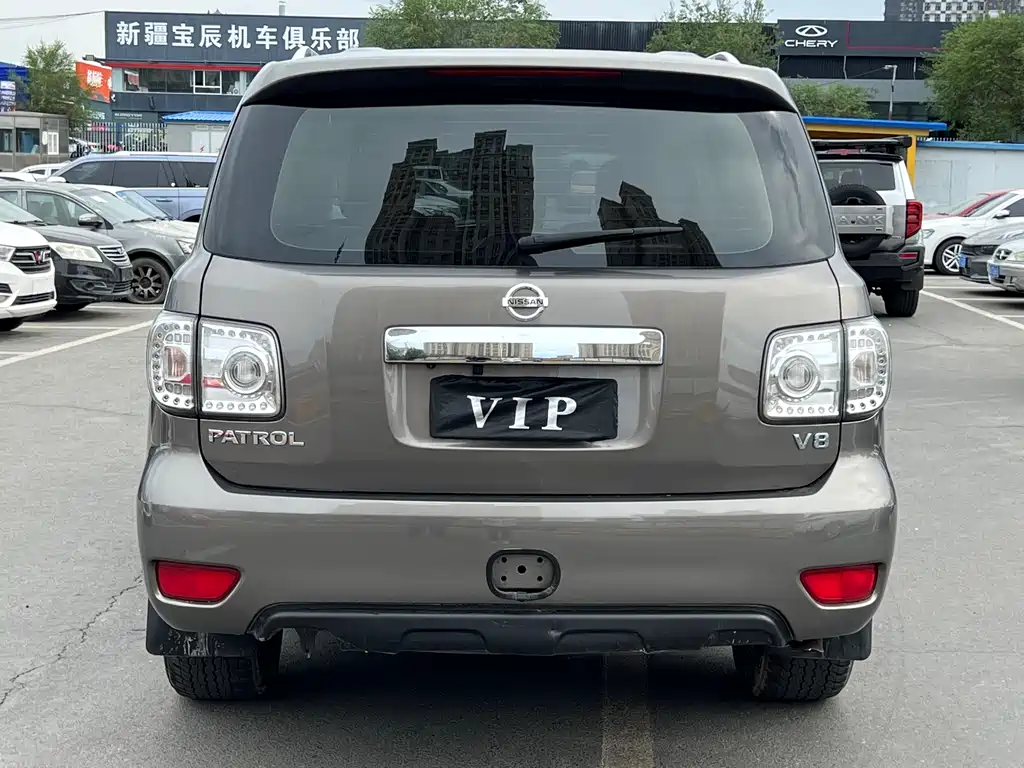Nissan Patrol 2016 5.6L