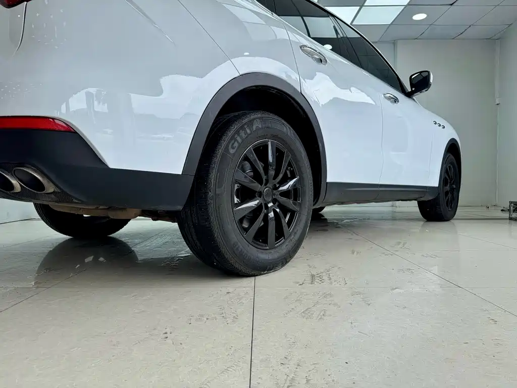 Maserati Levante — миниатюра 18