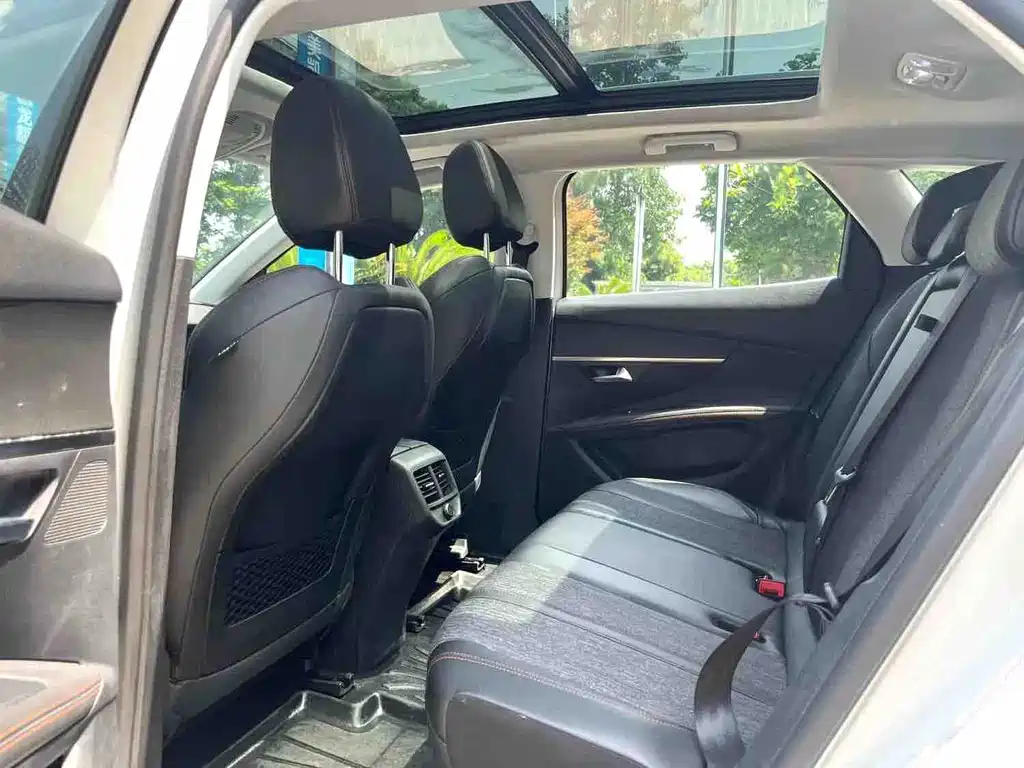 Peugeot 4008 — миниатюра 6