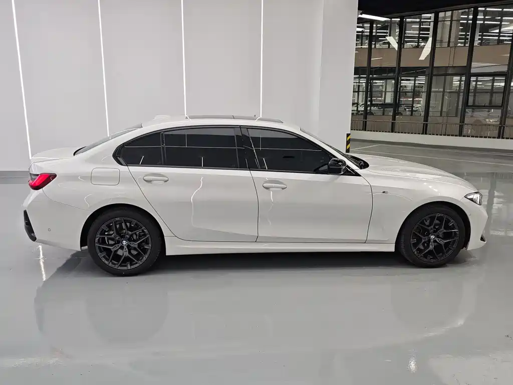BMW 3 Series — миниатюра 3