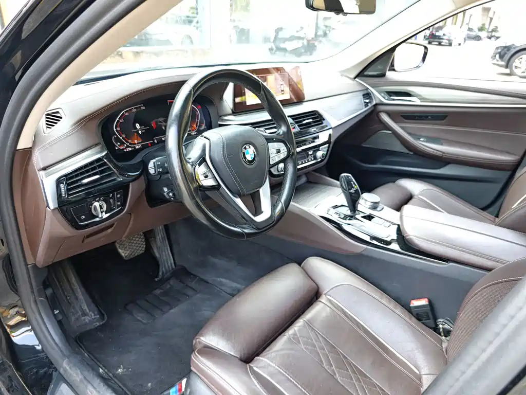 BMW 5 SERIES