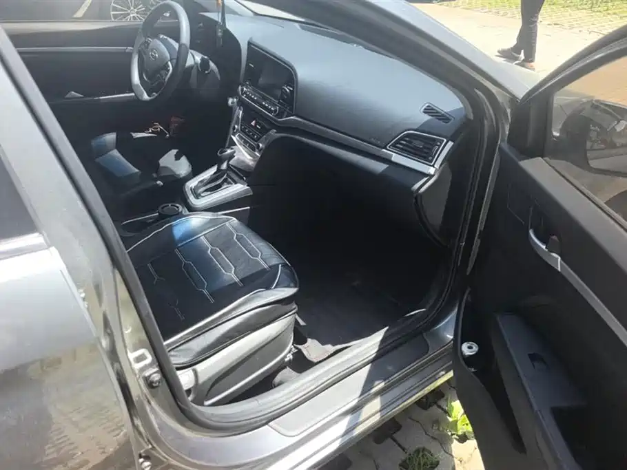 Hyundai Elantra 2018 1.6L AT 15