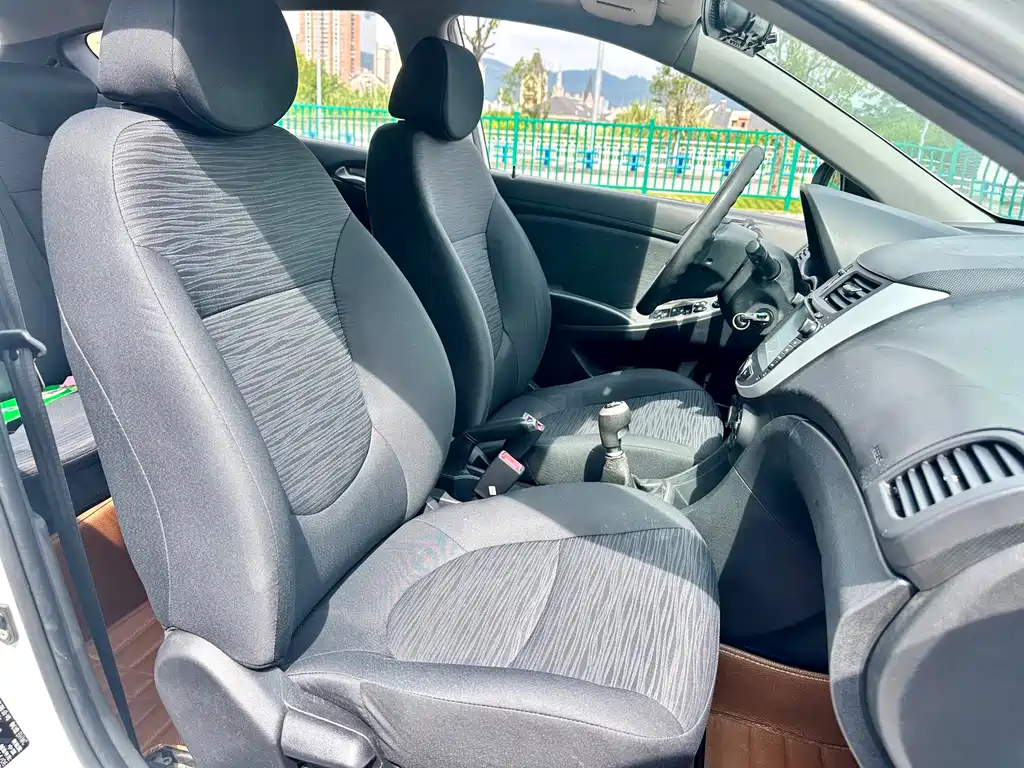 Hyundai Ruiyi 1.4L Manual GLX, фото 24