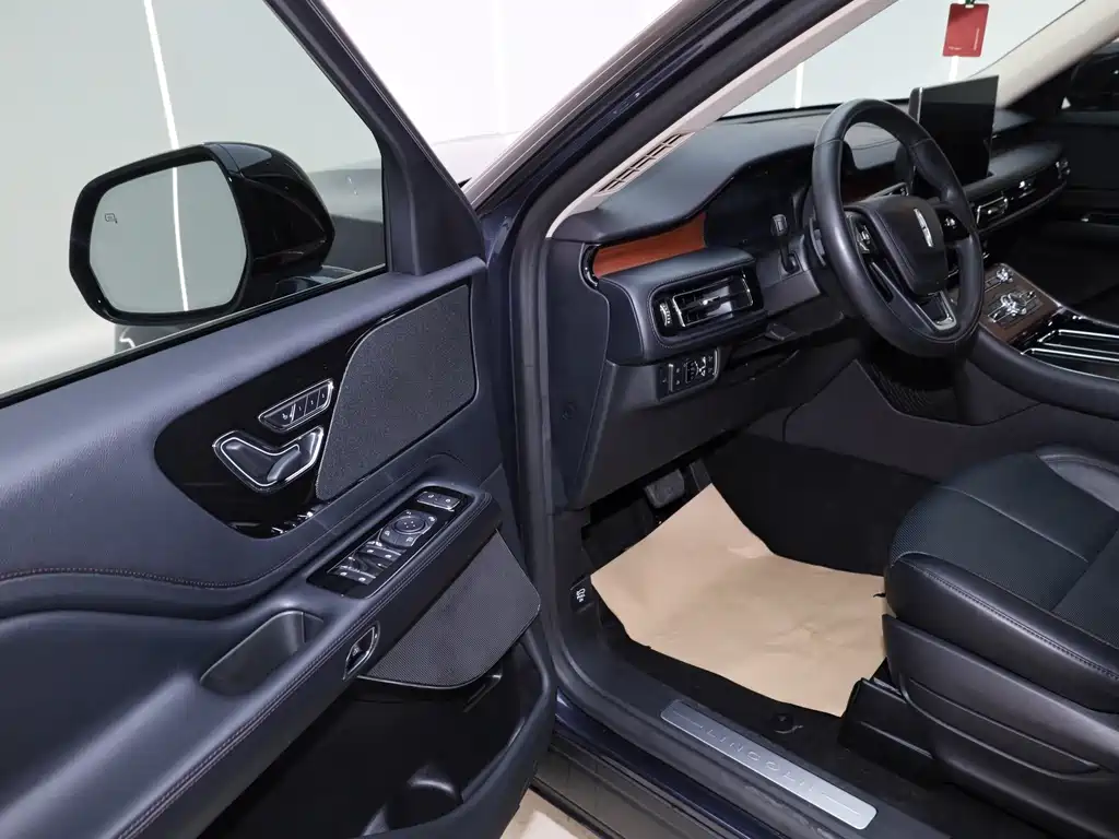 Lincoln Aviator — миниатюра 25