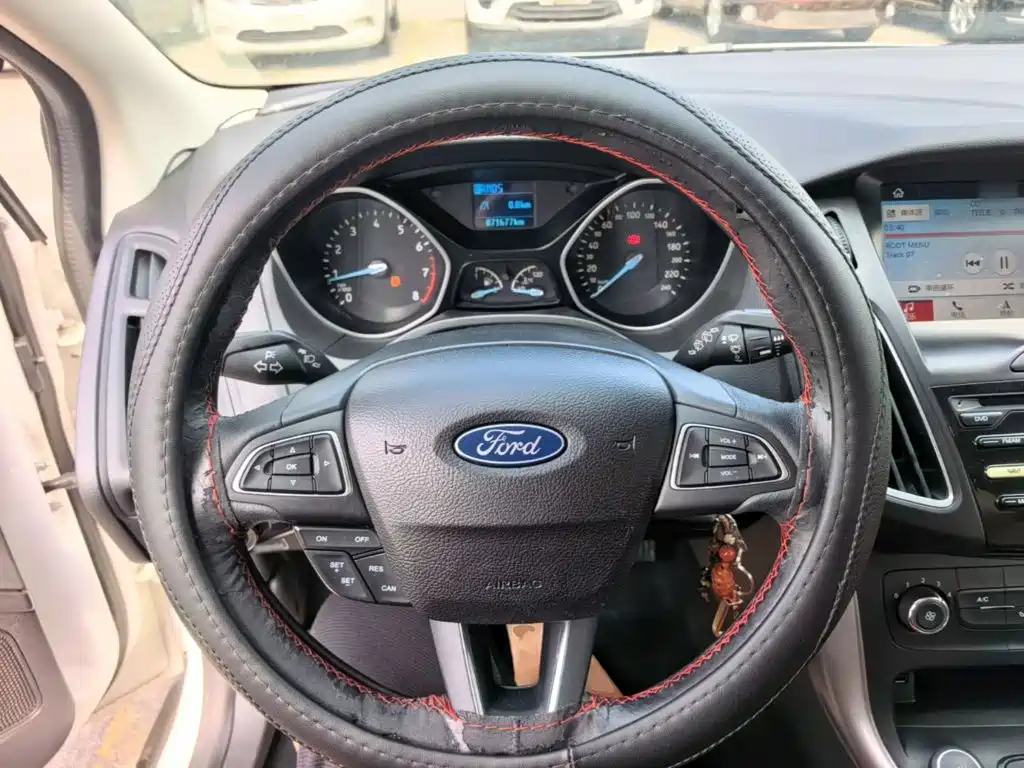 Ford Focus — миниатюра 11