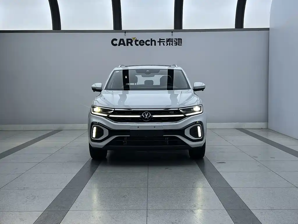 Volkswagen T-Roc — миниатюра 2