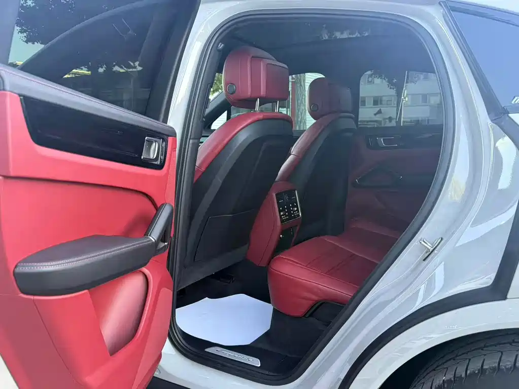 Porsche Cayenne — миниатюра 14