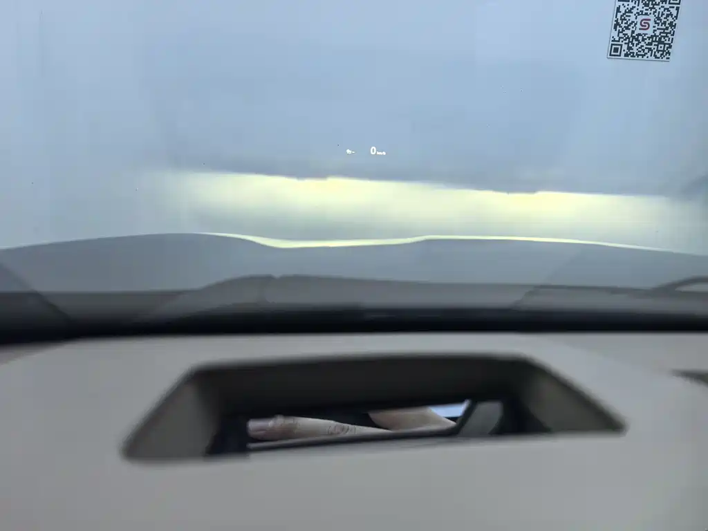 Cadillac XT5 - фото 12