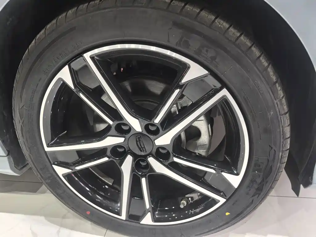 Geely Binrui — миниатюра 12