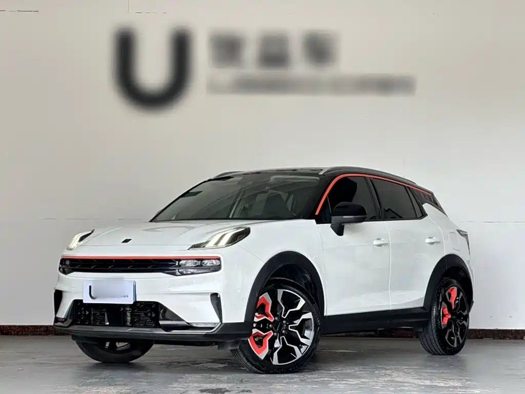 Lynk & Co 06