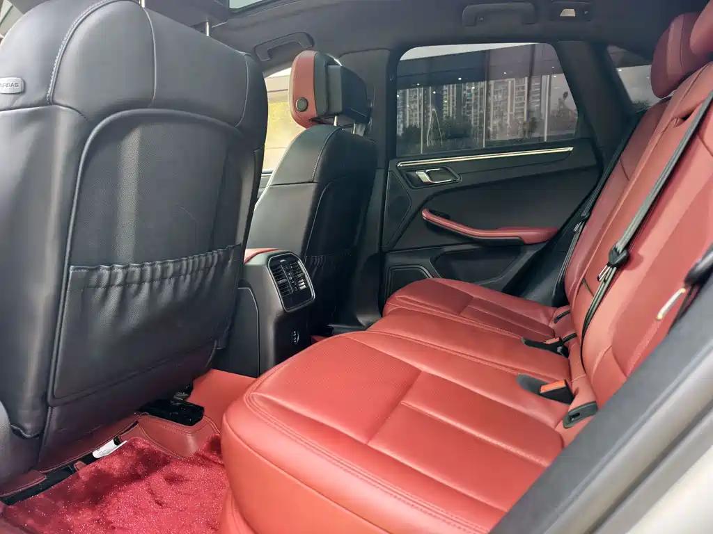 Porsche Macan — миниатюра 17