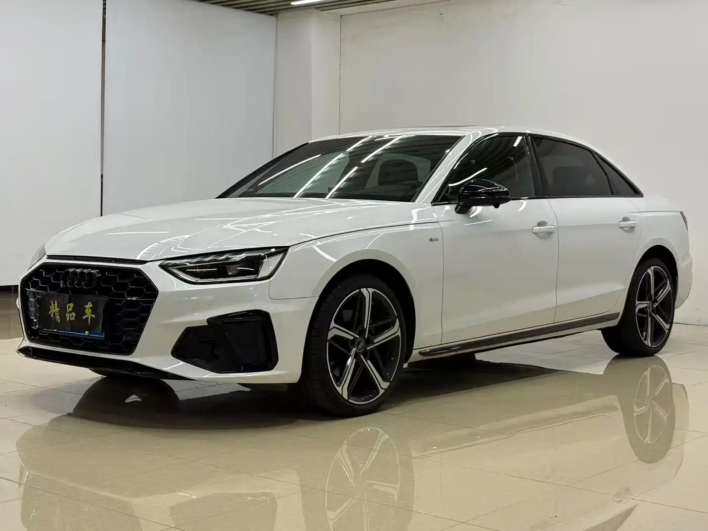 奥迪A4L 2024款 40 TFSI 豪华动感型 2024
